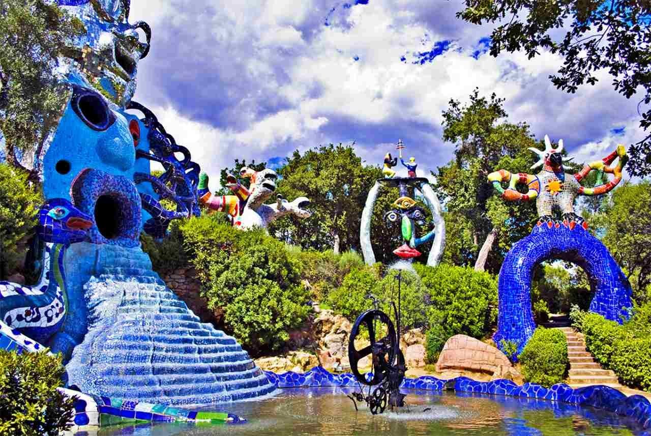 In Toscana esiste un giardino sorprendente dove arte e natura si confondono